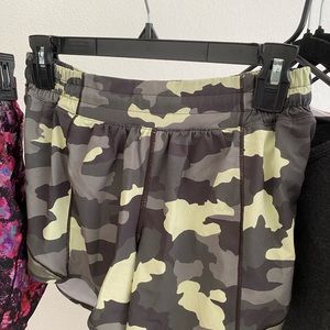 Lululemon short cami 8 tall run hotty hot